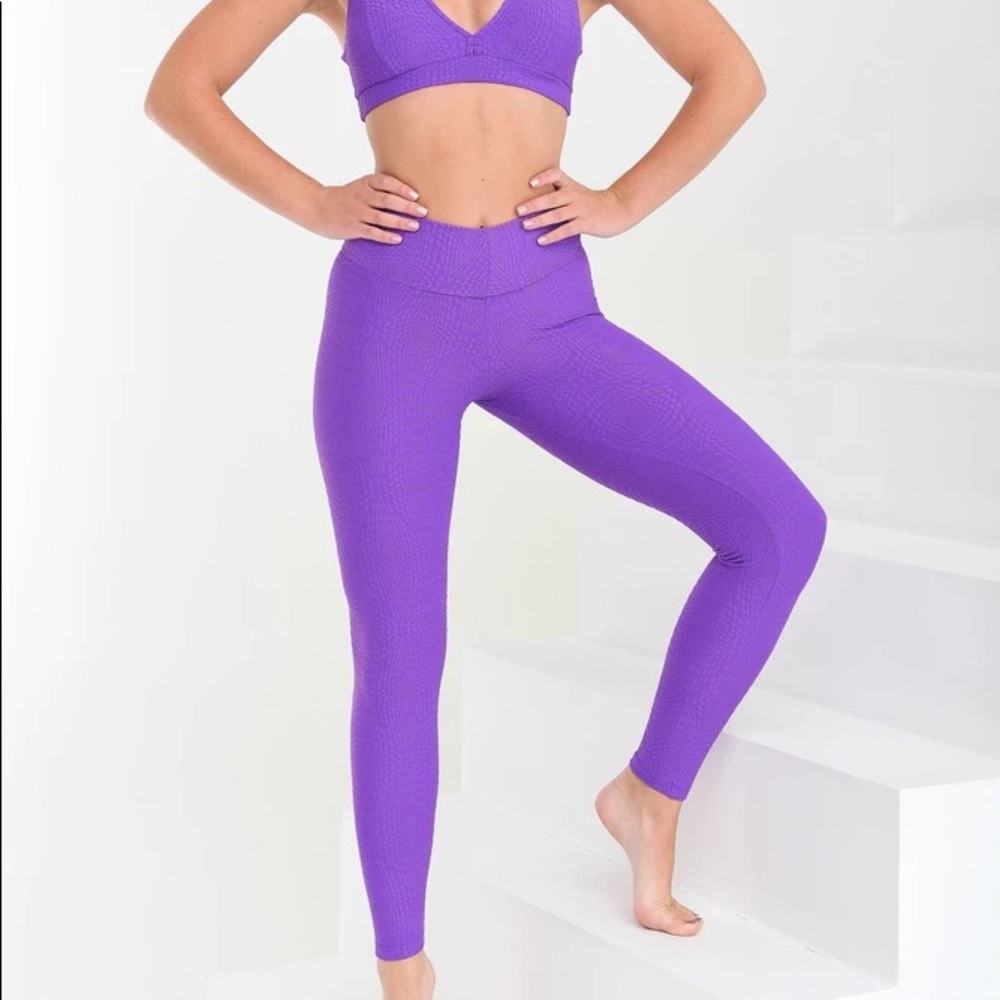 Booty By Brabants Mermaid Purple Daisy Leggings